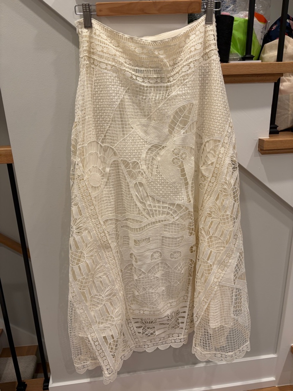 EUC FARM RIO ANTHROPOLOGIE Guipure White Maxi Skirt S Embroidered Cream Brazil - Picture 3 of 13